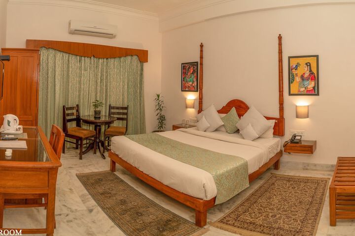 Room 7 of 43
