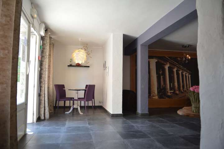 Guest Lobby