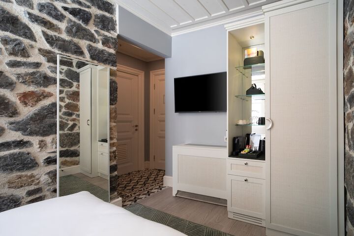 Room 26 of 83