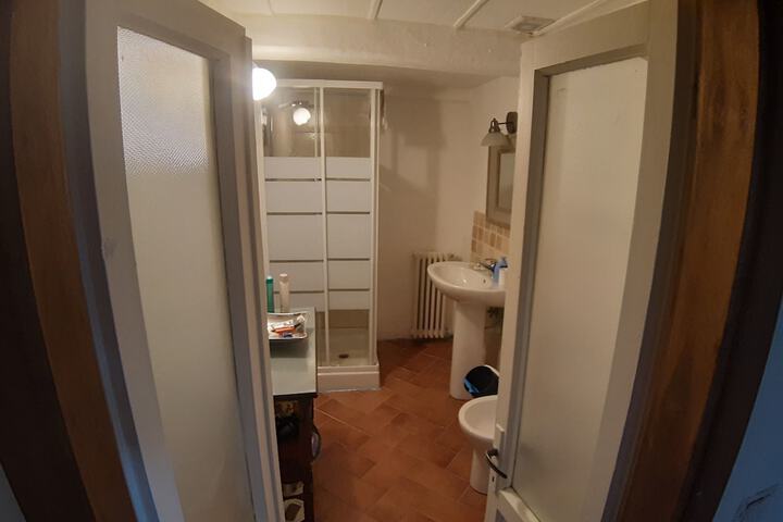 Room 20 of 39