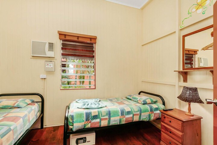 Room 17 of 49