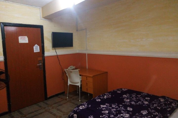 Room 18 of 52