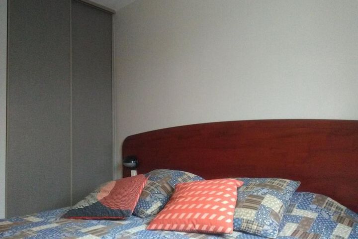 Room 6 of 18