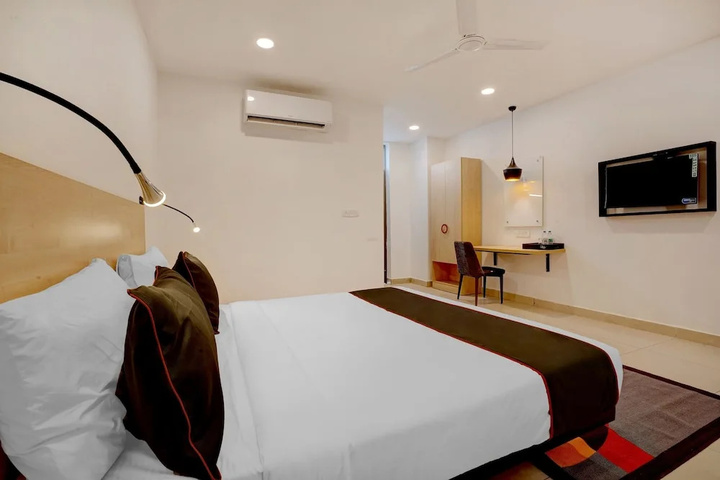 Room 5 of 18