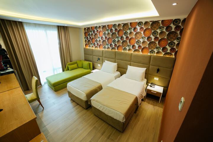 Room 4 of 51