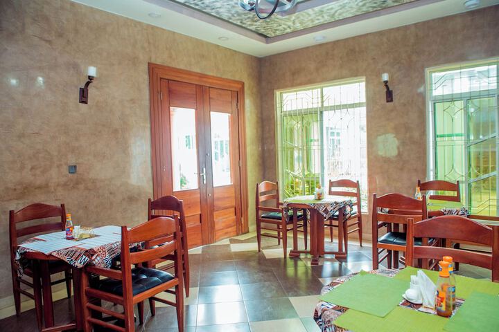 Dining 56 of 79