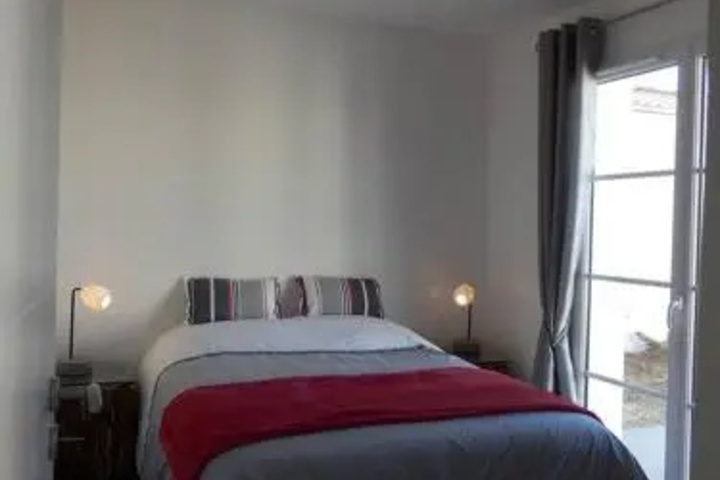 Room 3 of 8
