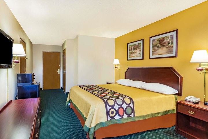 1 King Bed Mobility Accessible (13 of 16)