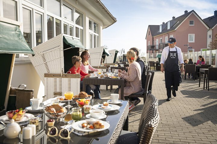 Breakfast/Coffee Service 62 of 106