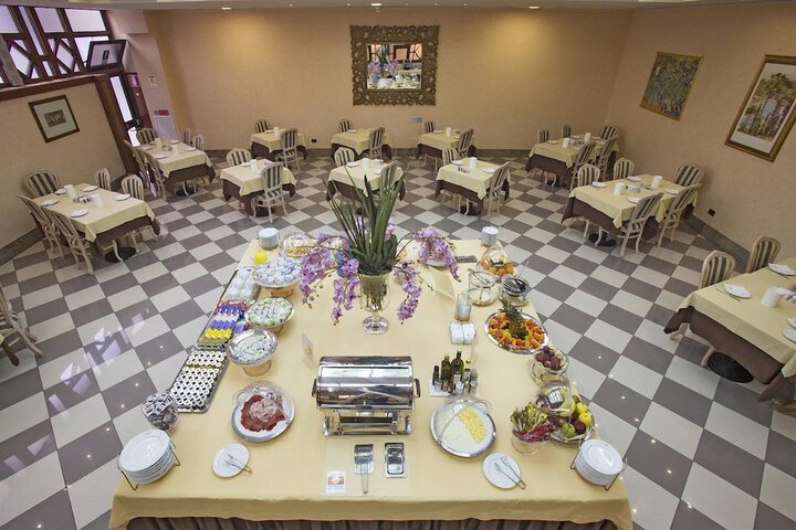 Dining 102 of 128