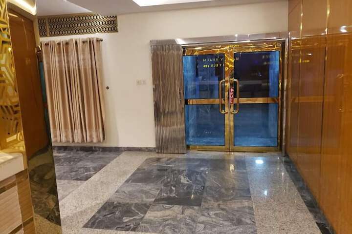 Majesty Realm Hotel