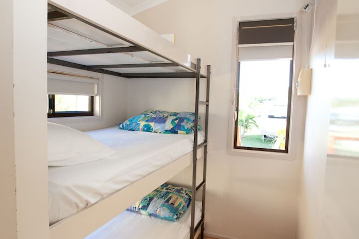 Room 10 of 147