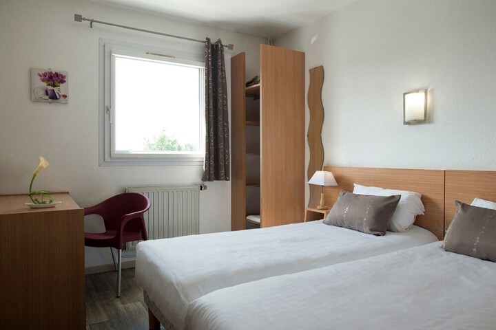 Room 11 of 31