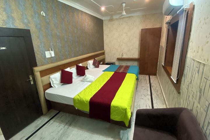Room 27 of 58