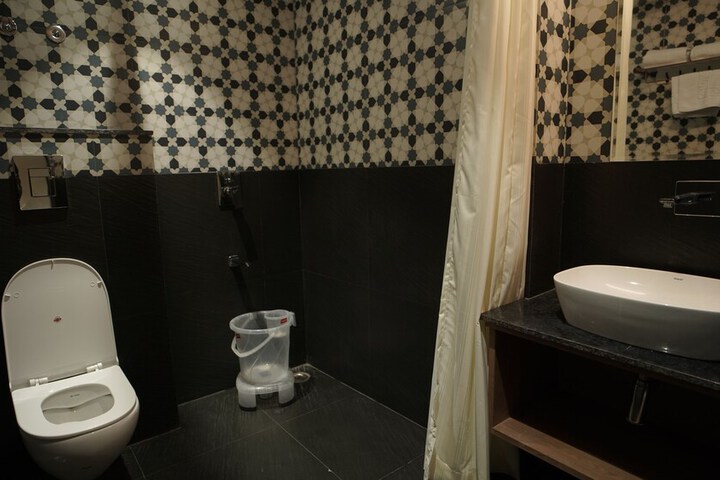 Room 14 of 20