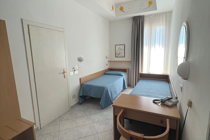 Room 26 of 71