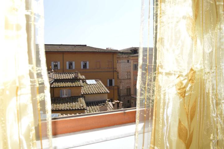 Room 15 of 30