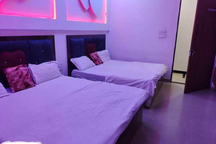Room 10 of 19