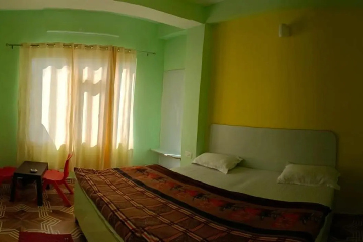 Room 2 of 8
