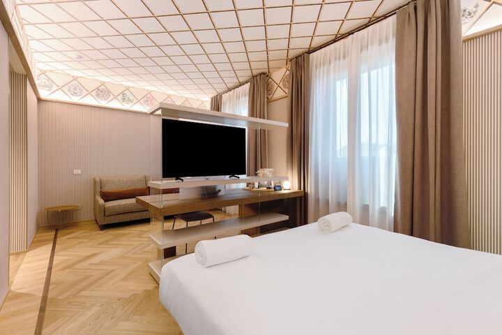 Suite Room