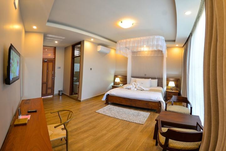 Room 10 of 27