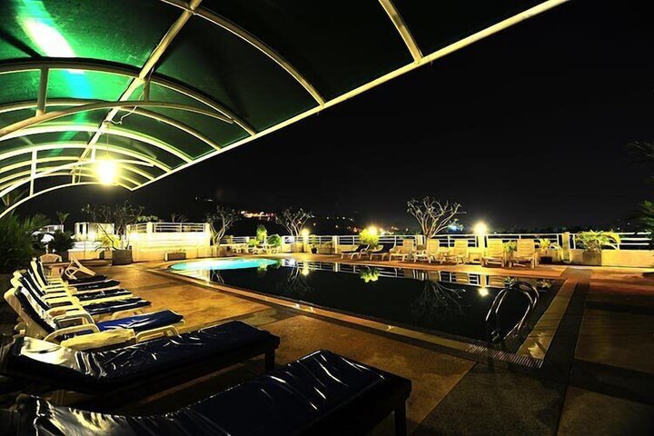 Sundeck 38 of 42