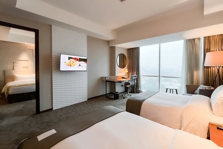 Room 28 of 181