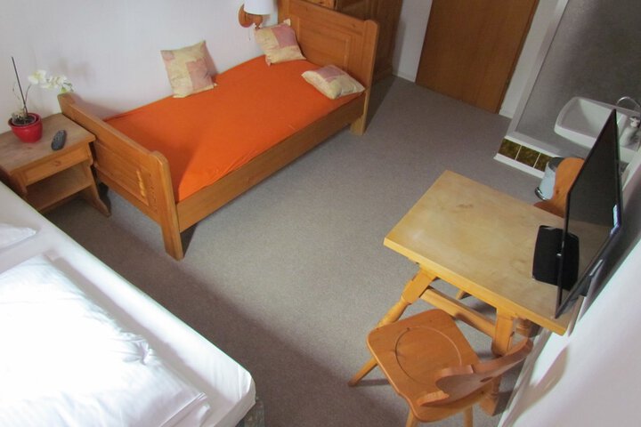 Room 6 of 23