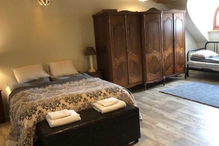 Room 4 of 25
