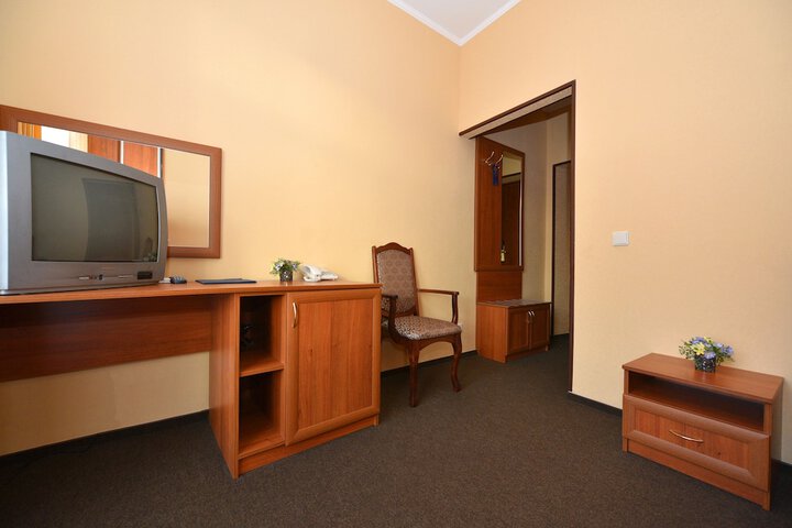 Room 20 of 97
