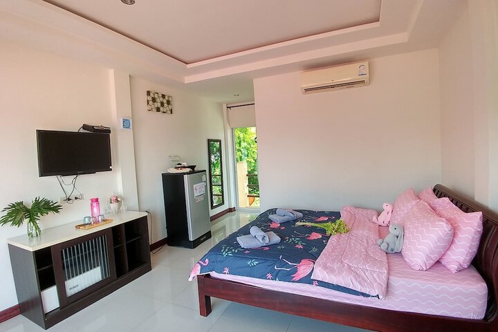 Room 4 of 18