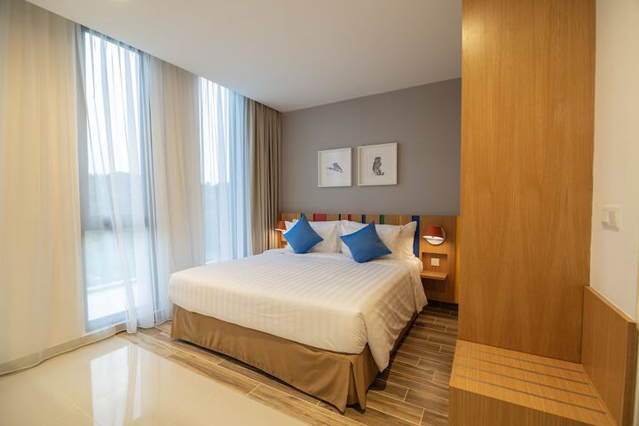 Room 6 of 71