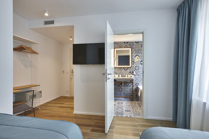 Room 12 of 39