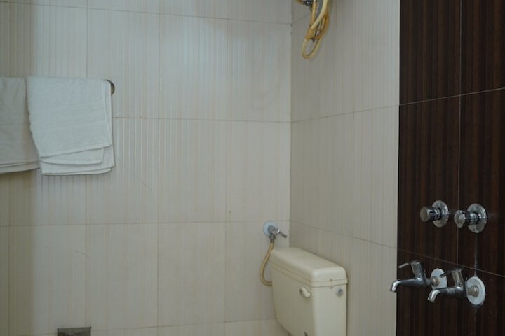 Room 43 of 68