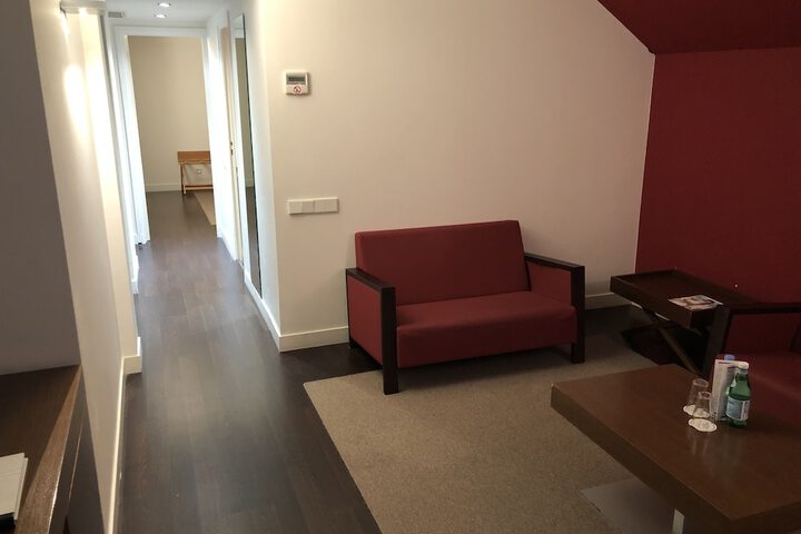 Room 16 of 49