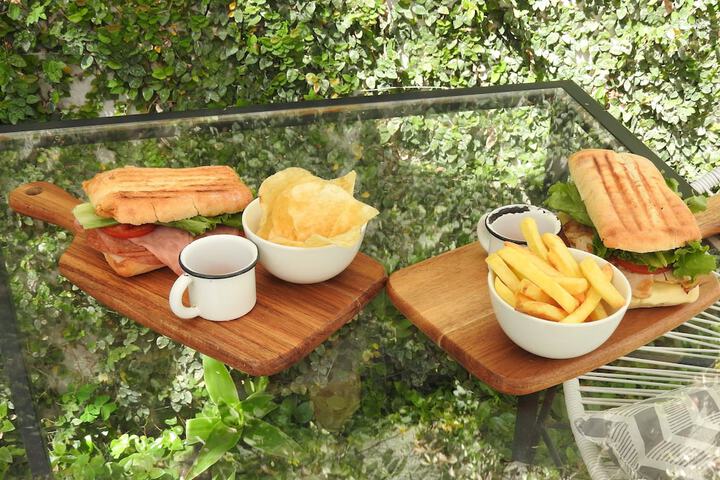 Breakfast/Coffee Service 130 of 148
