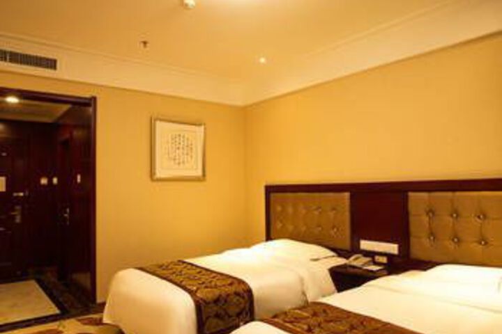 Room 2 of 5