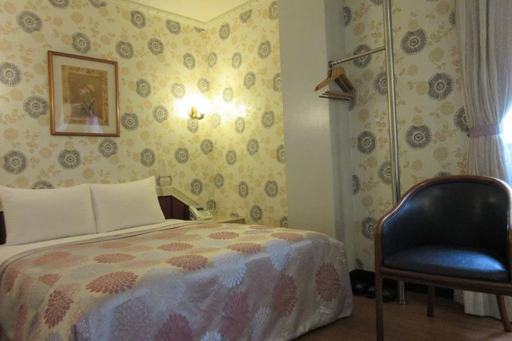Photo 6