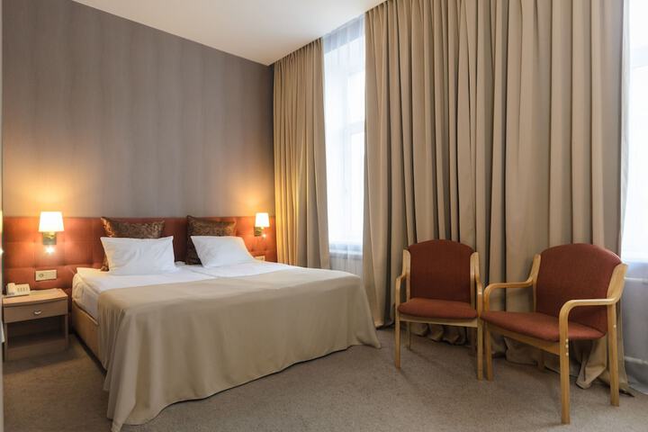 Room 2 of 35