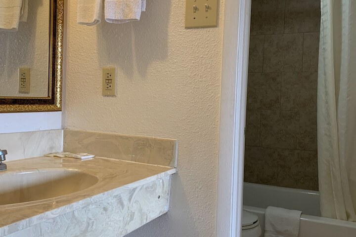 Room 21 of 30
