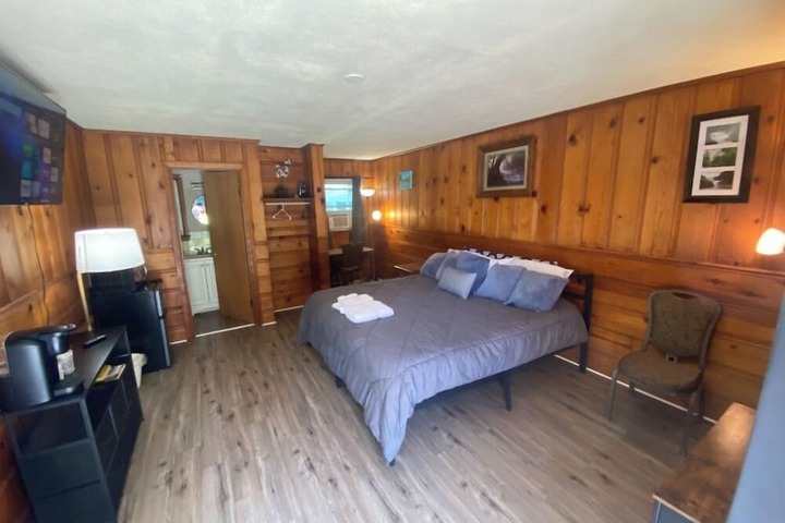 Room 2 of 22