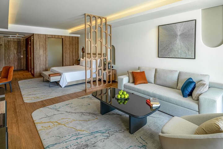 Room 42 of 95