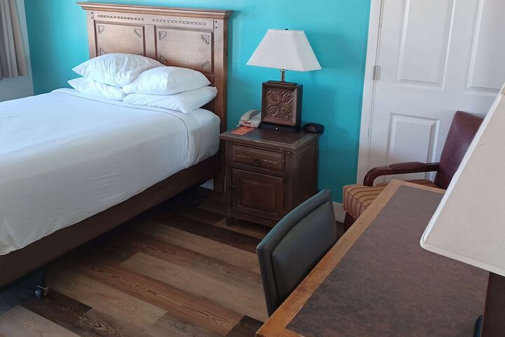 Room 30 of 82