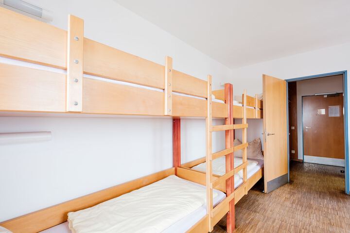 Room 15 of 37