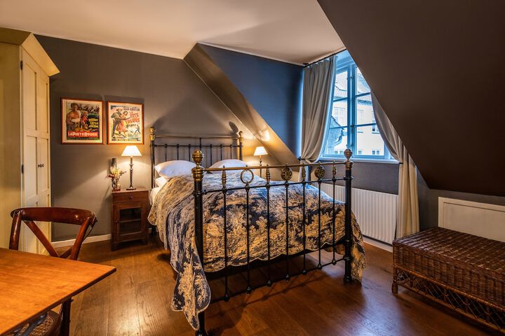 Room 15 of 48