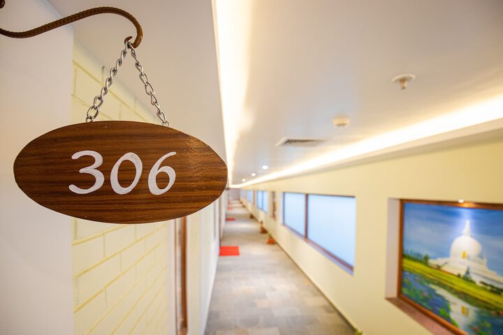 Ballroom/Hall 85 of 96