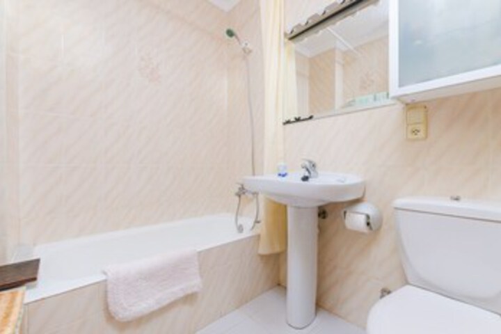 Room 2 of 48
