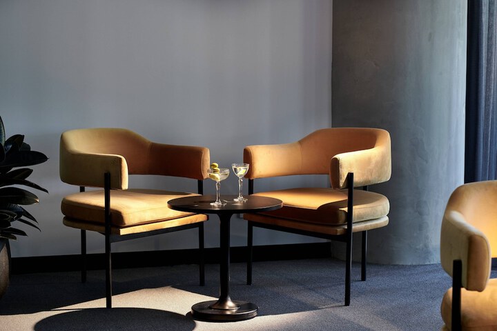 Lounge 47 of 68