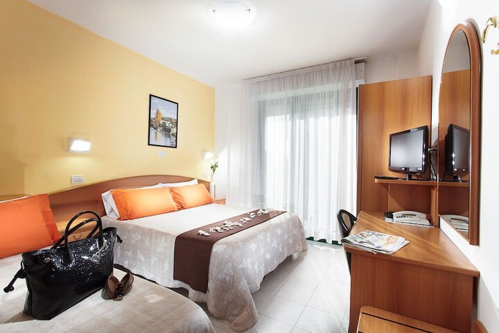 Room 5 of 35