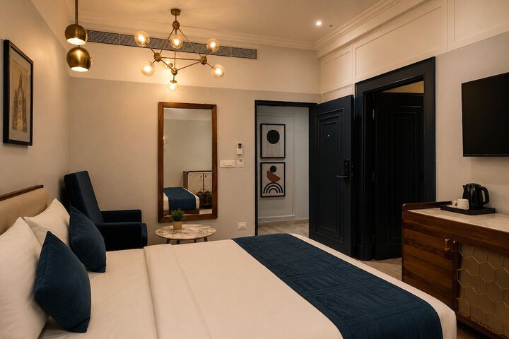 Room 10 of 51